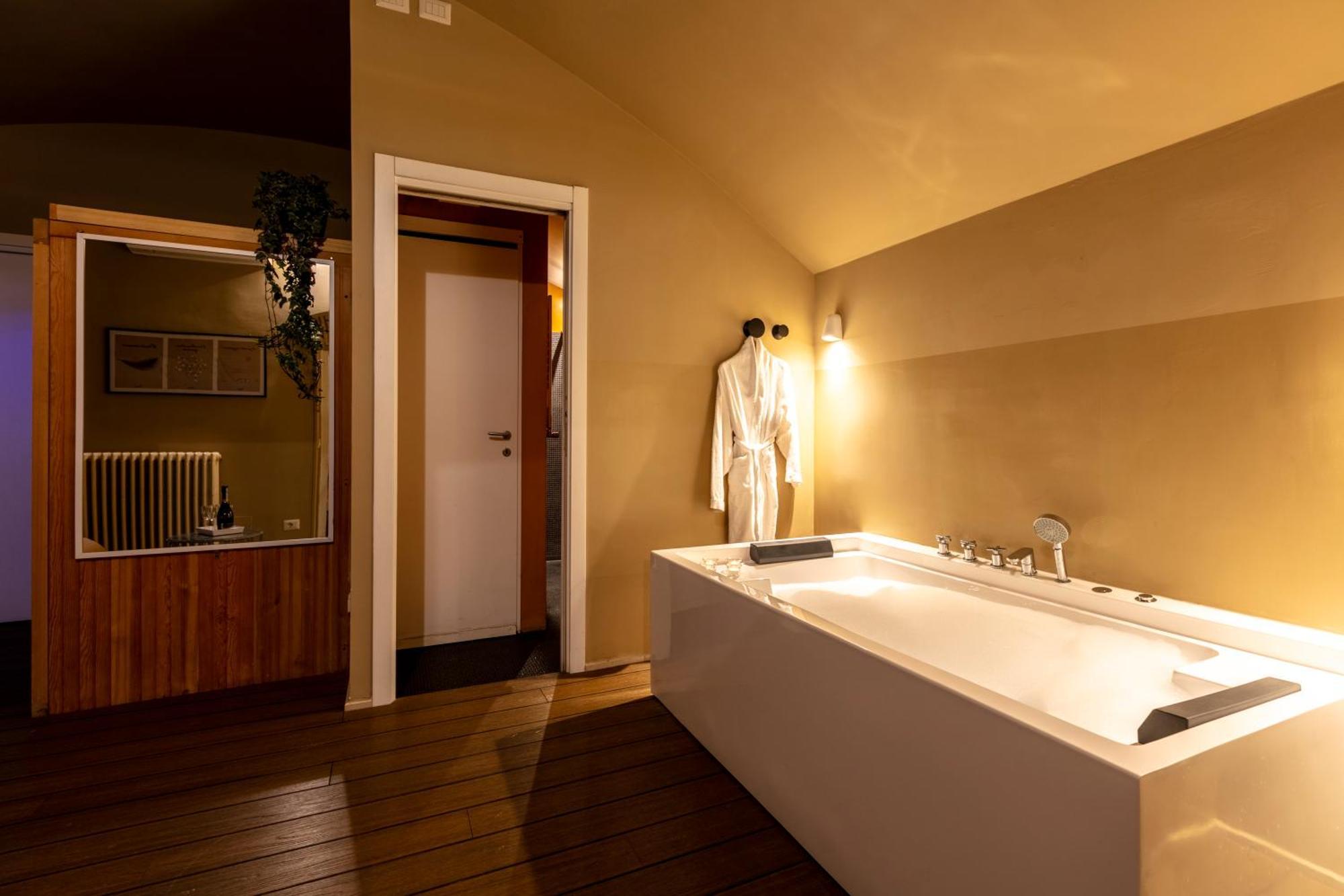 Romac Coronari With Gym, Sauna And Garden Exterior foto